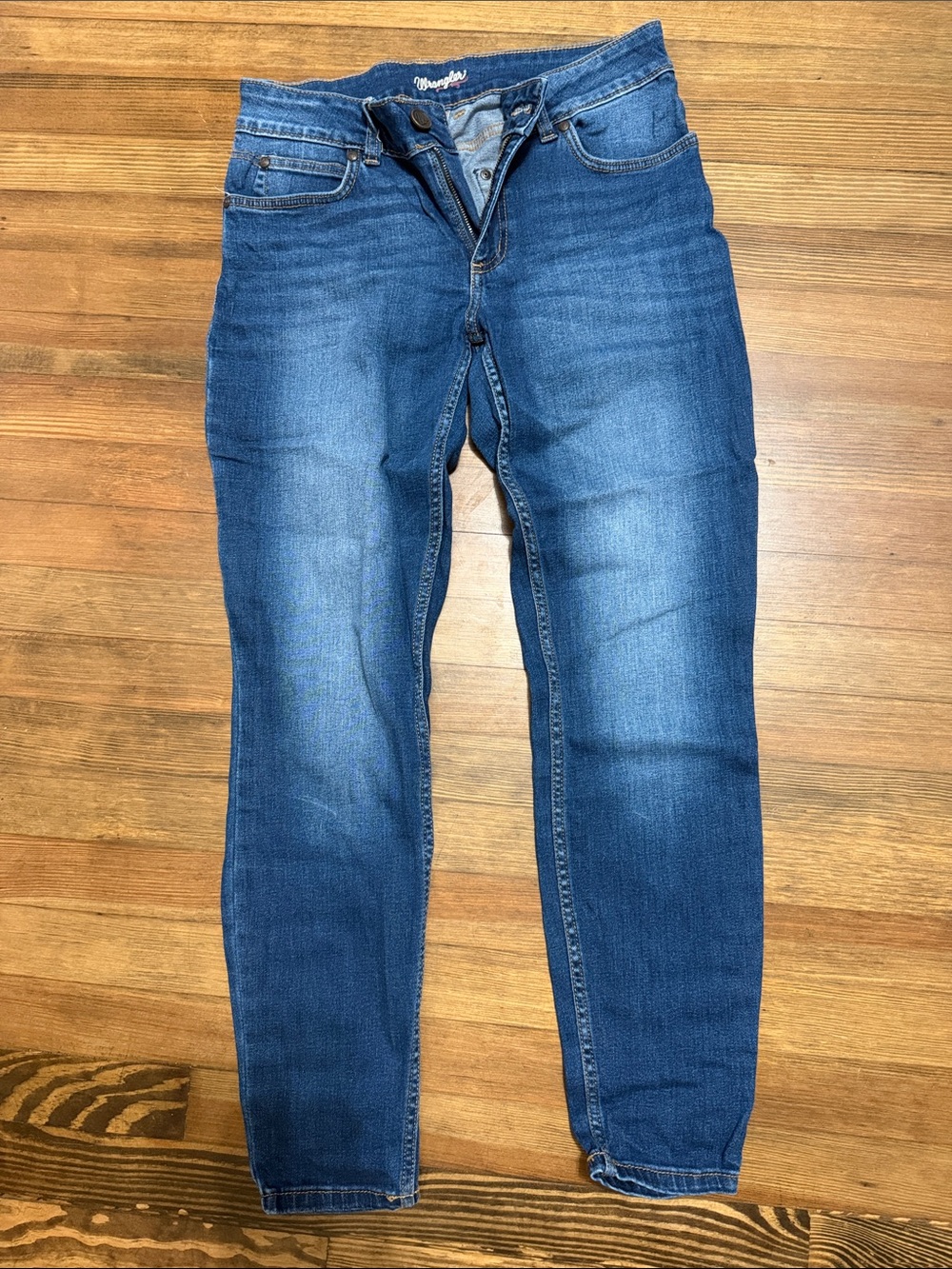 Wrangler Women’s Skinny Jeans in Medium Blue Wash